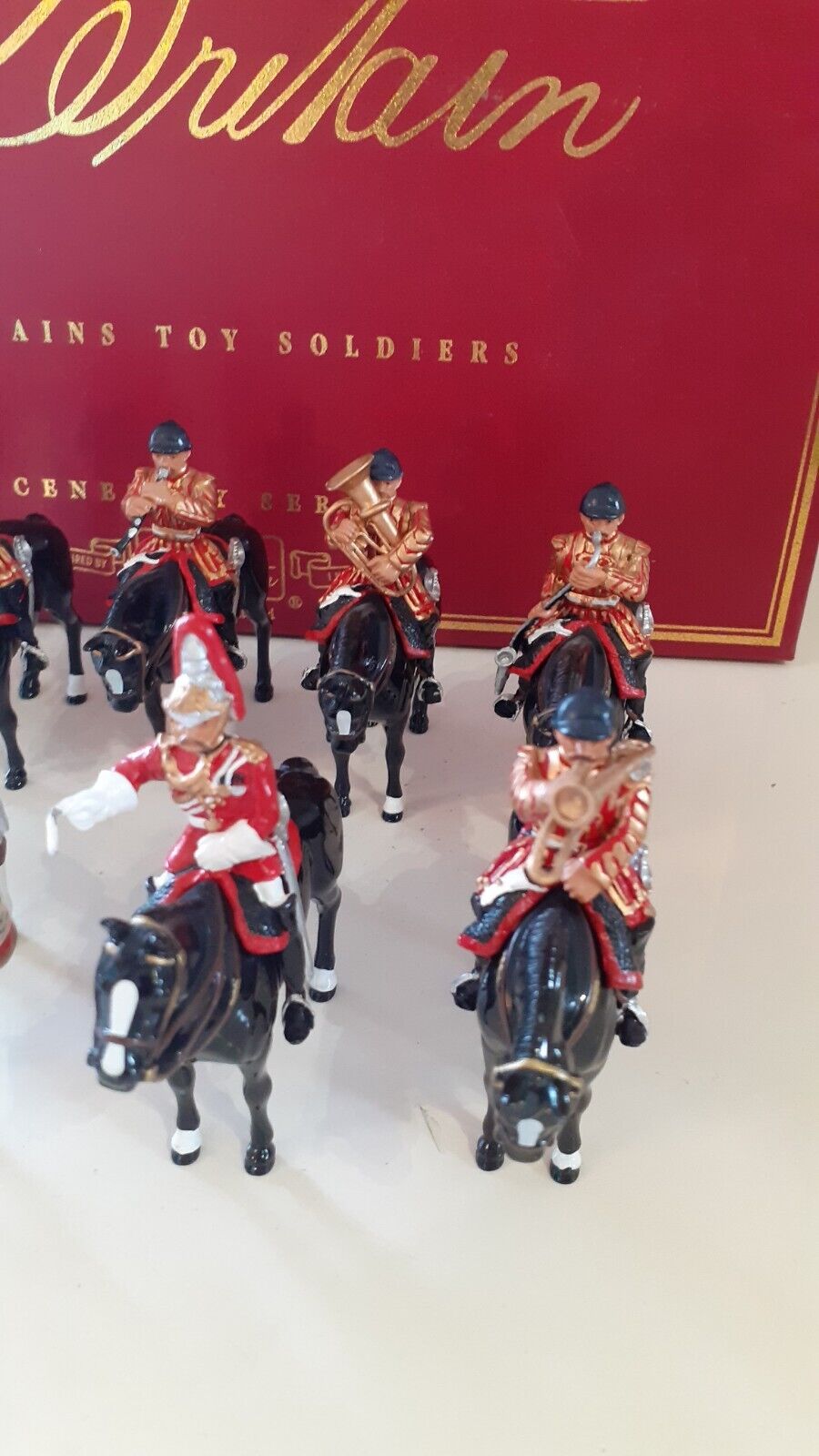 BRITAINS 00073 lifeguards state dress 9 piece MOUNTED BAND 1999 1:32 set 1