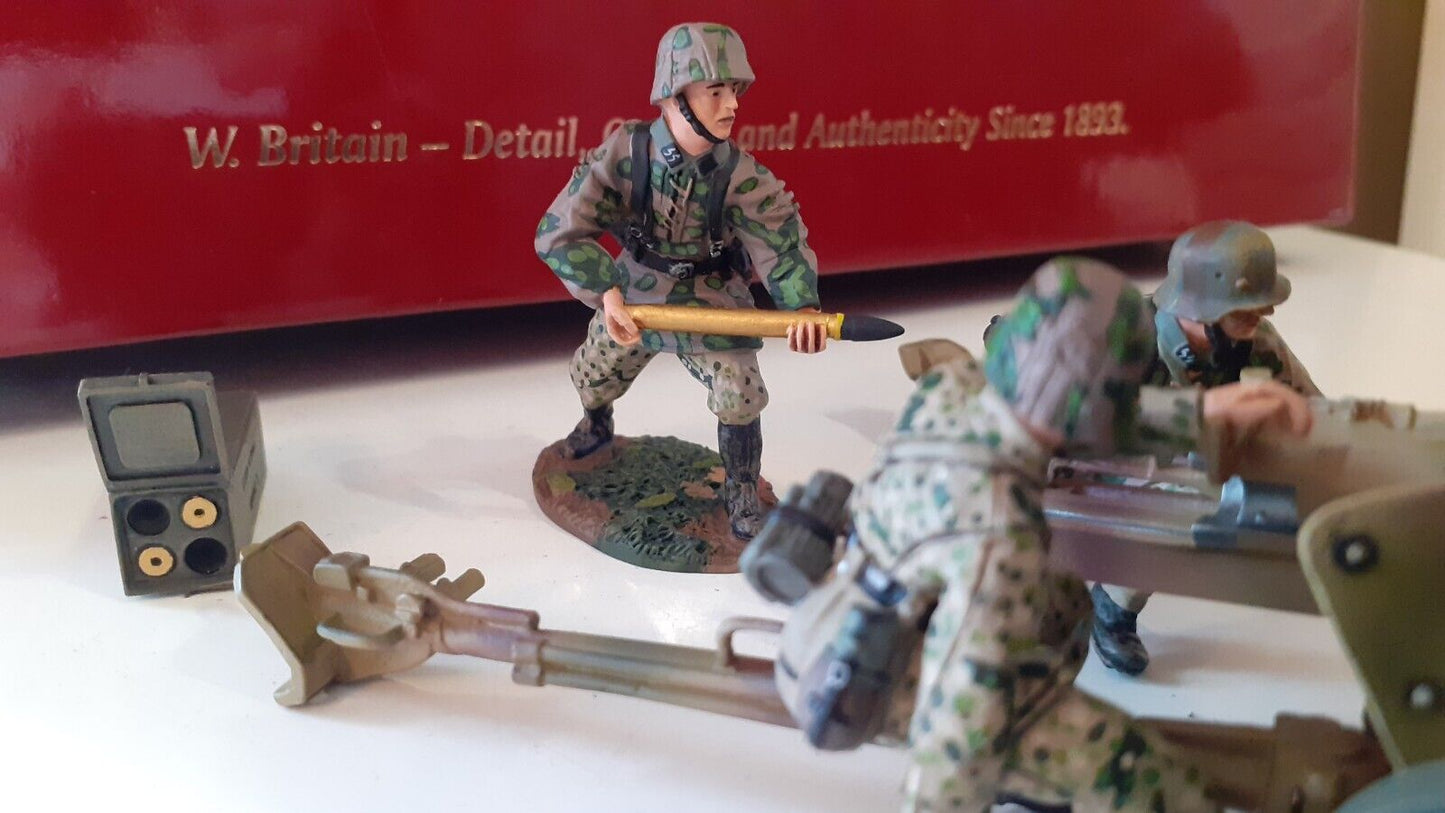 Britains 17659 ww2 German panzer pak 40 cannon crew boxed 1:32