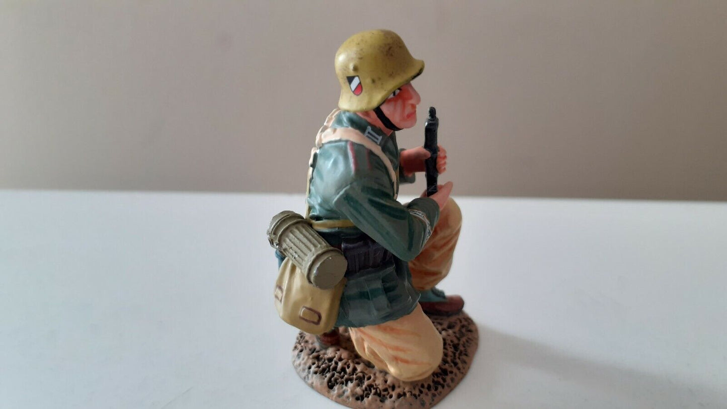 King and country afrika korps artiller tank crew German infantry no box 1:30 w9