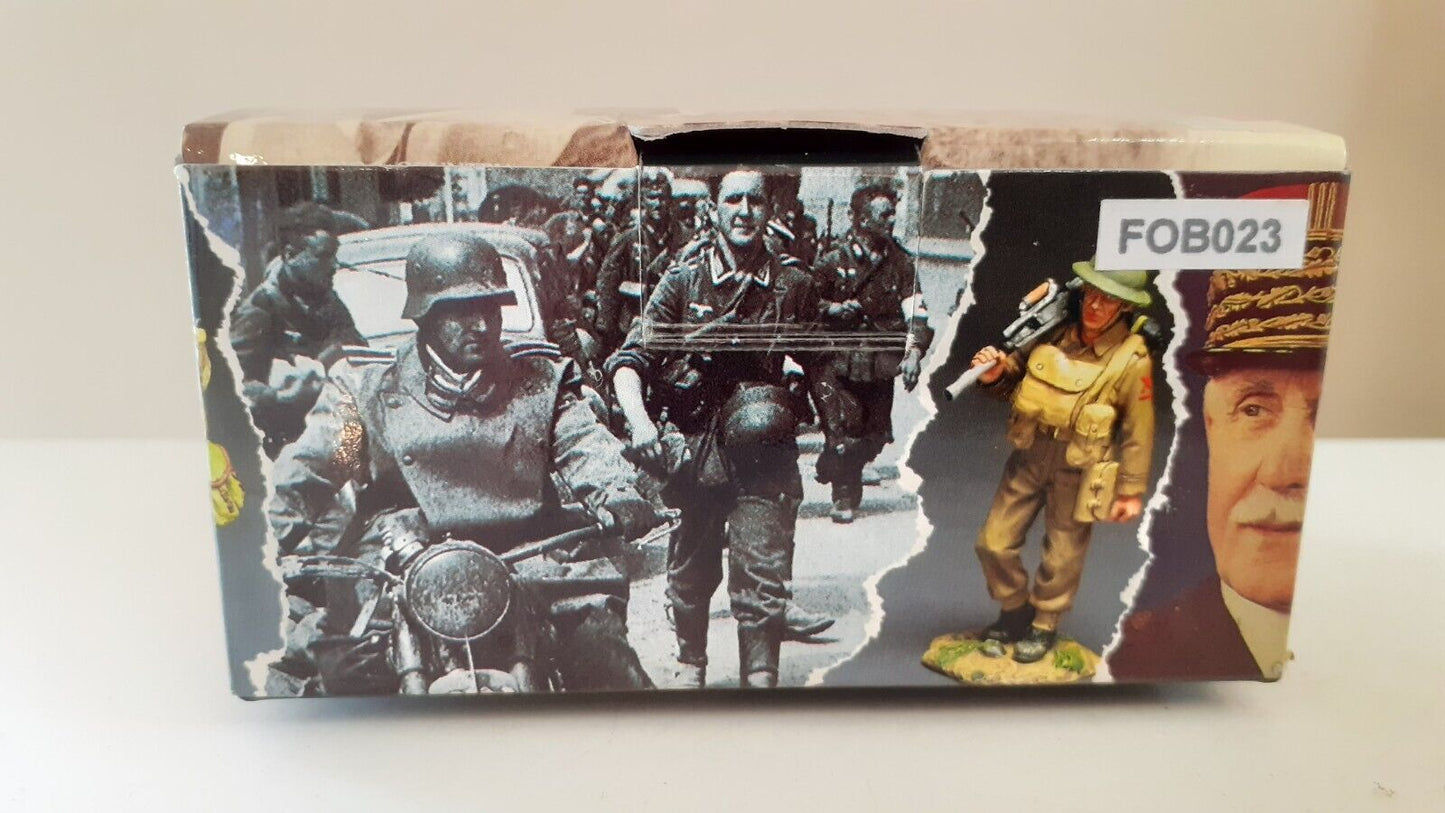 King and country fob023 Ww2 british army sergeant pointing d-day boxed 1:30