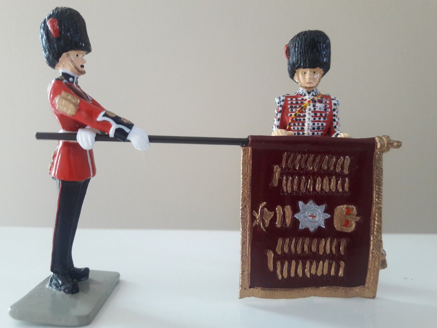 Britains ceremonial coldstream guards 1:32 metal figure buckingham palace 40112