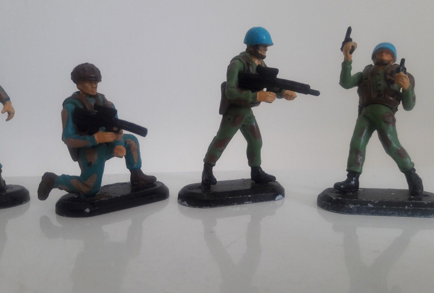 Britains deetail ww2 task force poseable 1:32 plastic figure metal base