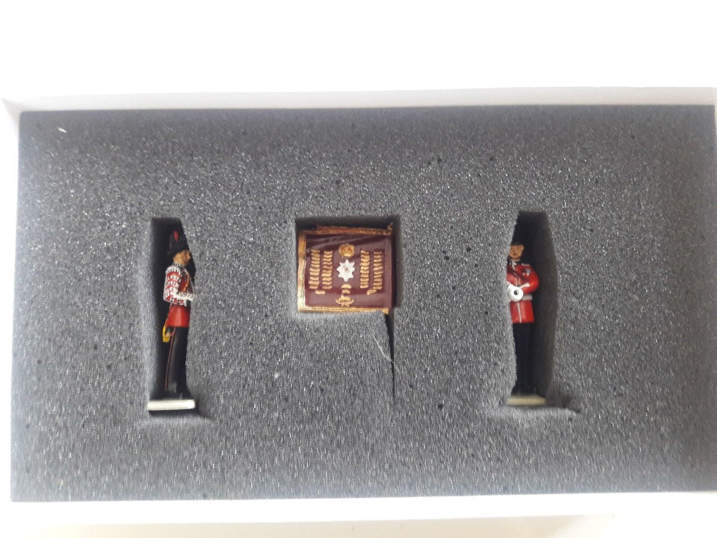 Britains ceremonial coldstream guards 1:32 metal figure buckingham palace 40112