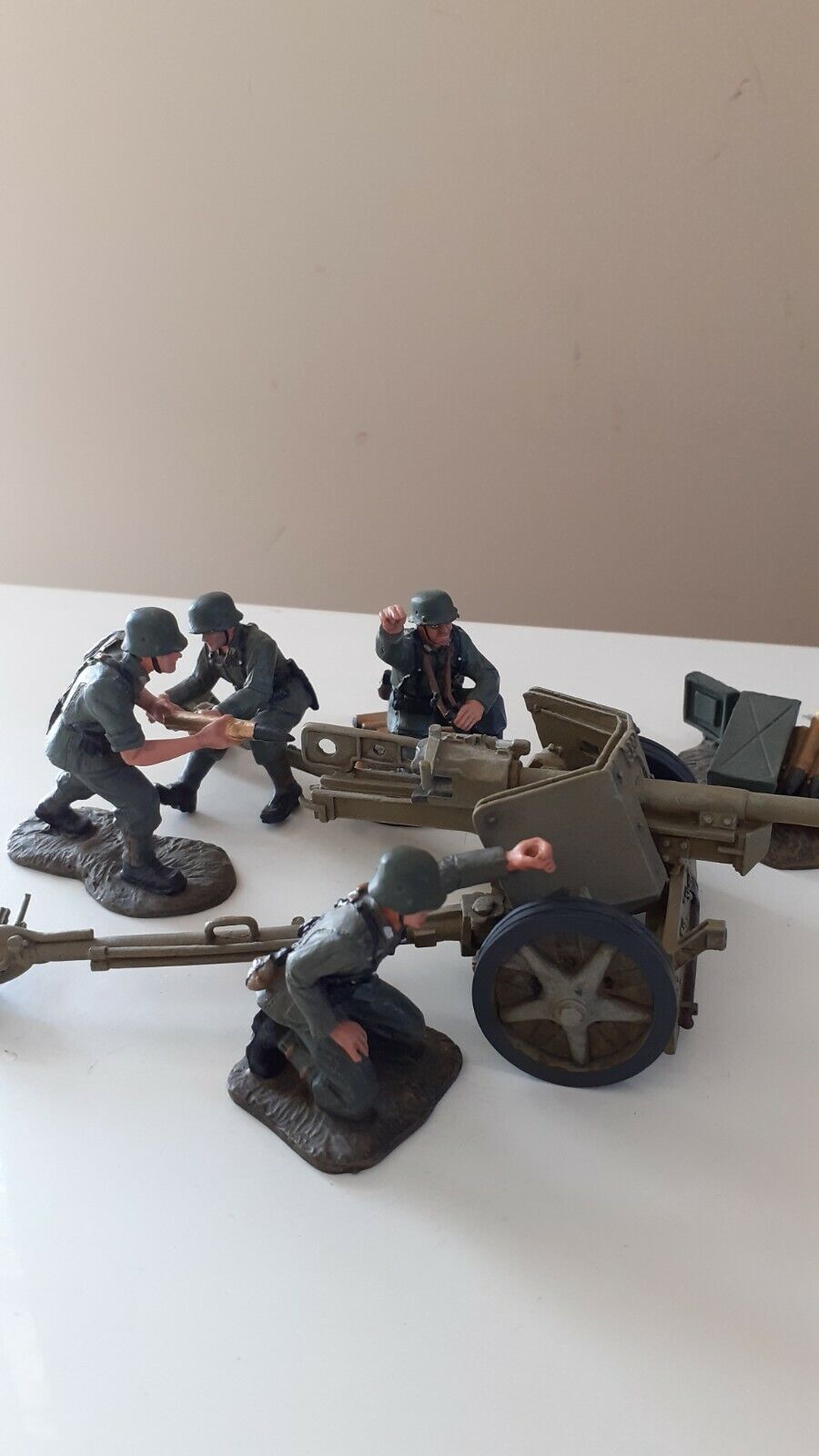 Britains 17452 ww2 german pak40 gun crew boxed d-day artillery 2003