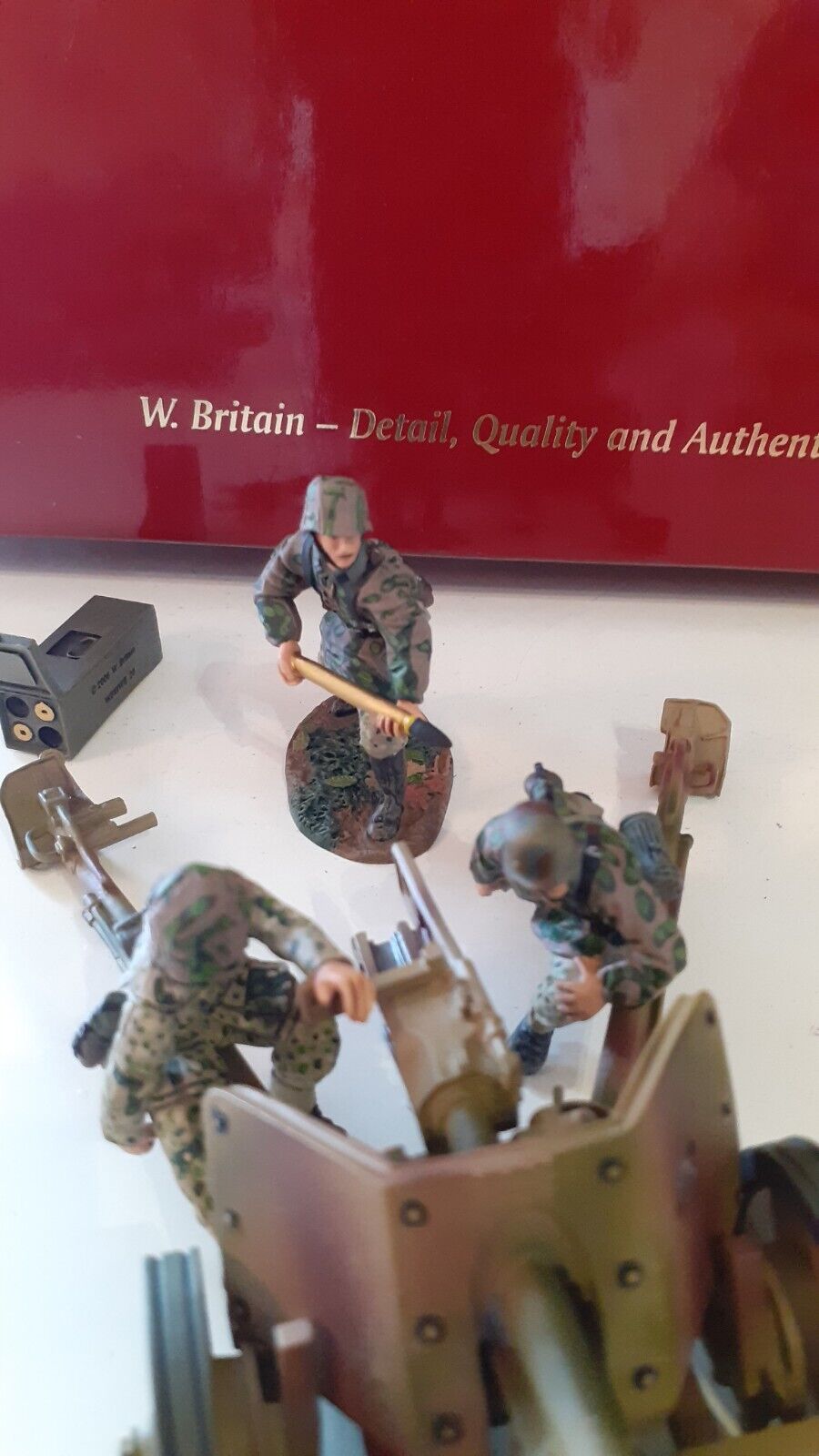 Britains 17659 ww2 German panzer pak 40 cannon crew boxed 1:32