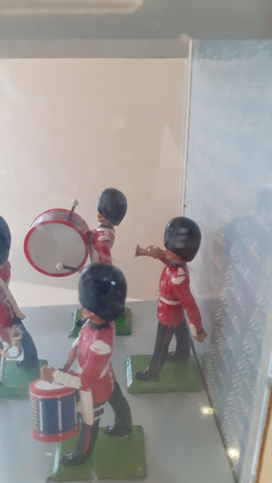 Britains ceremonial Scots guards band 1989 perspex box walthamstow 1:32