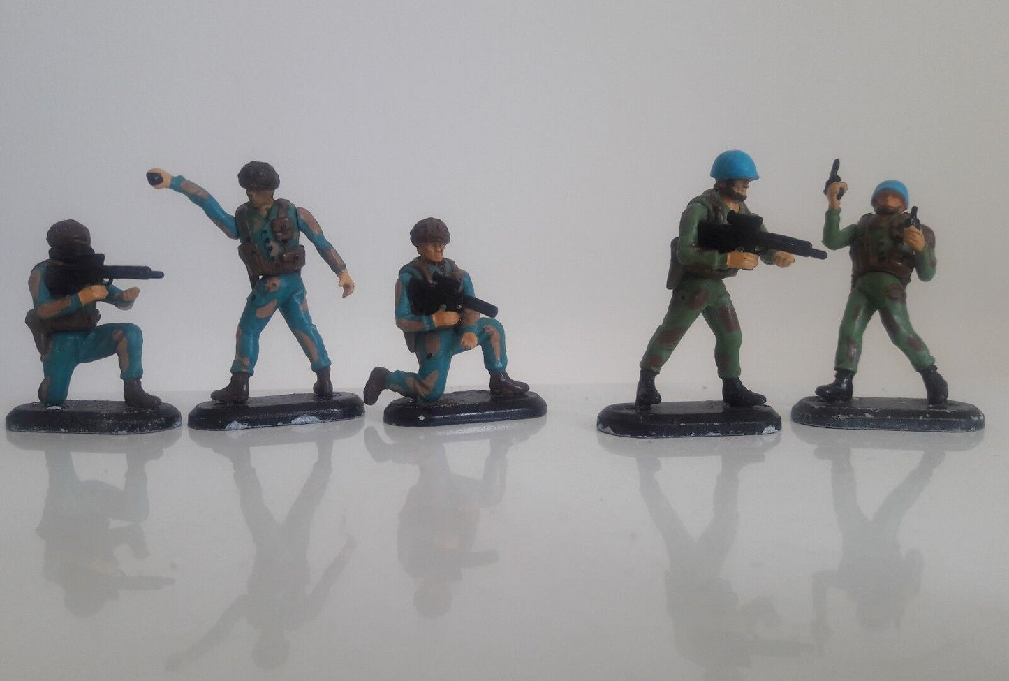 Britains deetail ww2 task force poseable 1:32 plastic figure metal base
