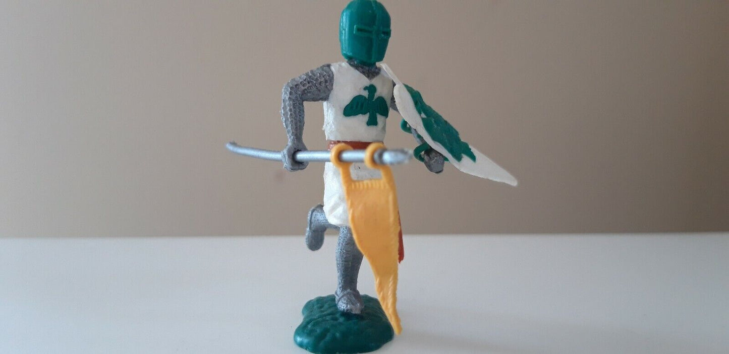 Timpo knights 1970s rare running green helmet 1:32 scale