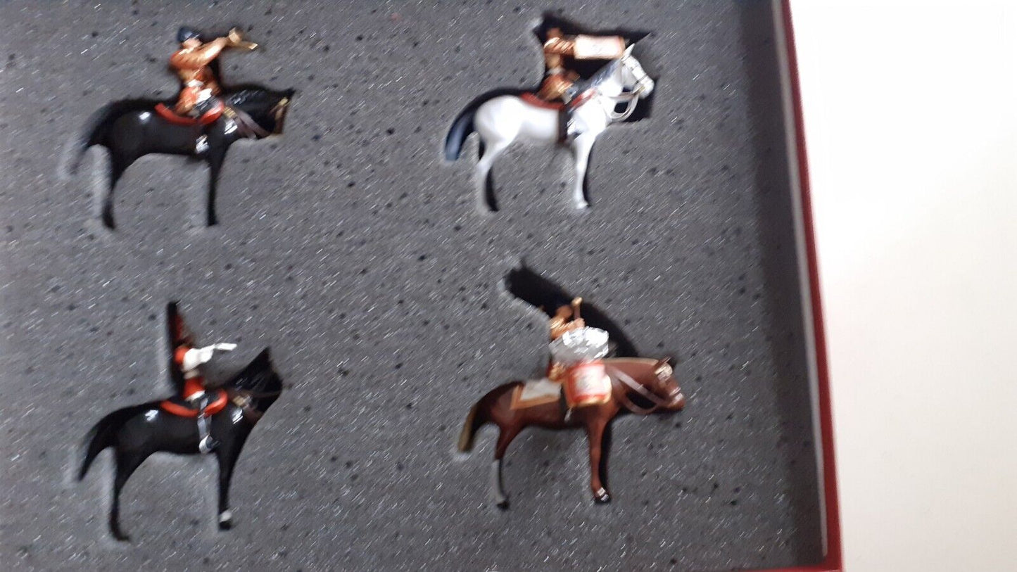 BRITAINS 00073 lifeguards state dress 9 piece MOUNTED BAND 1999 1:32 set 1