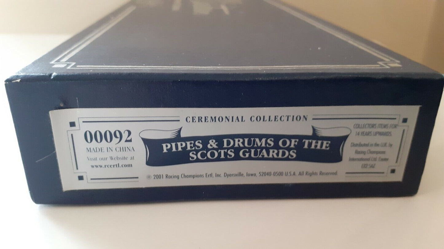 Britains 00092 deetail ceremonial band bagpipes scots guards 2001 1:32