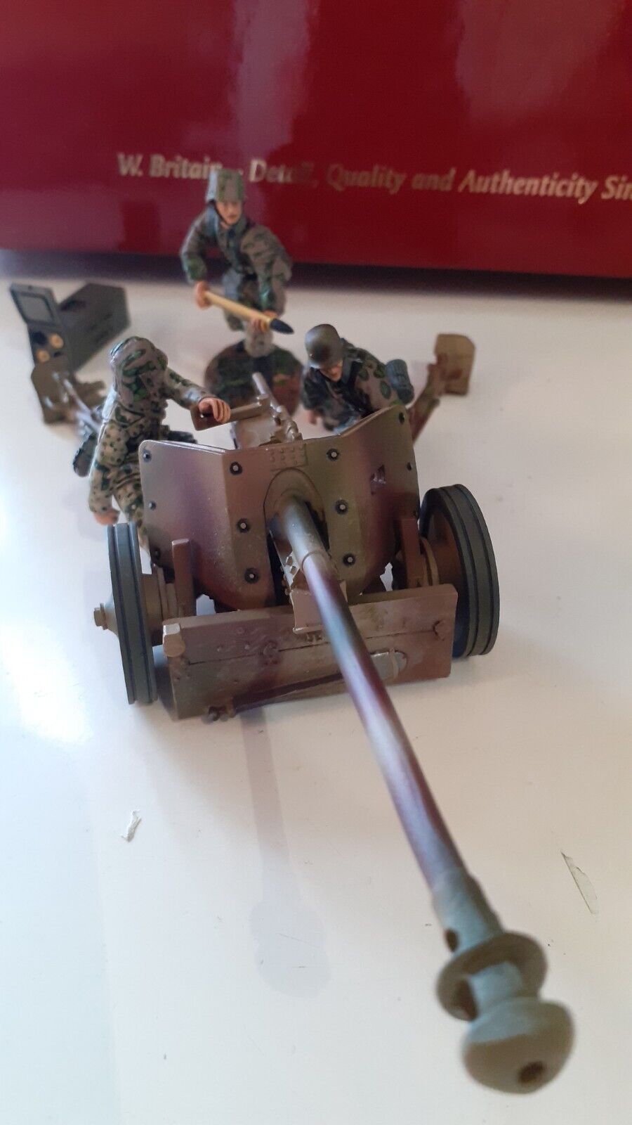Britains 17659 ww2 German panzer pak 40 cannon crew boxed 1:32