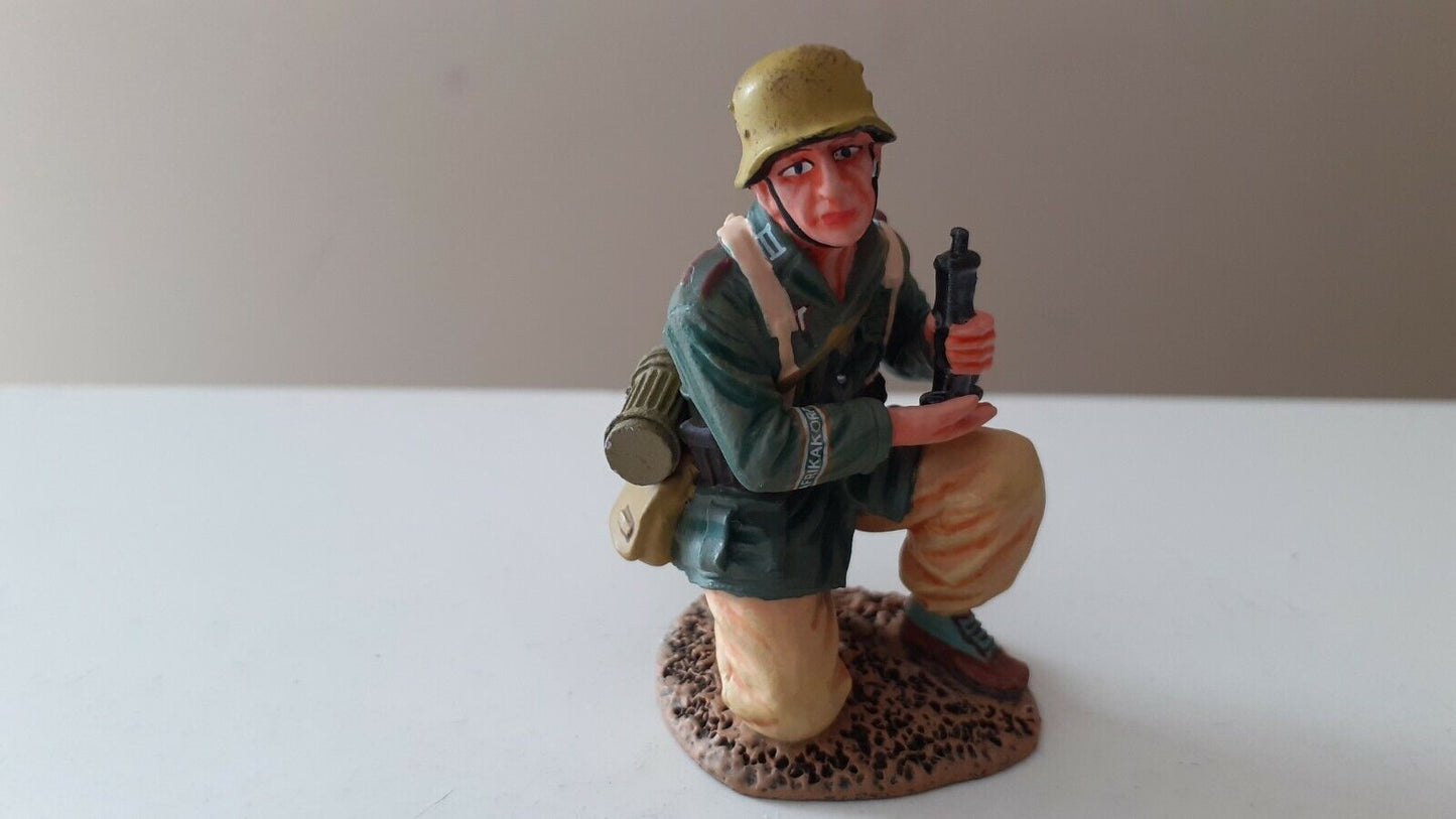 King and country afrika korps artiller tank crew German infantry no box 1:30 w9