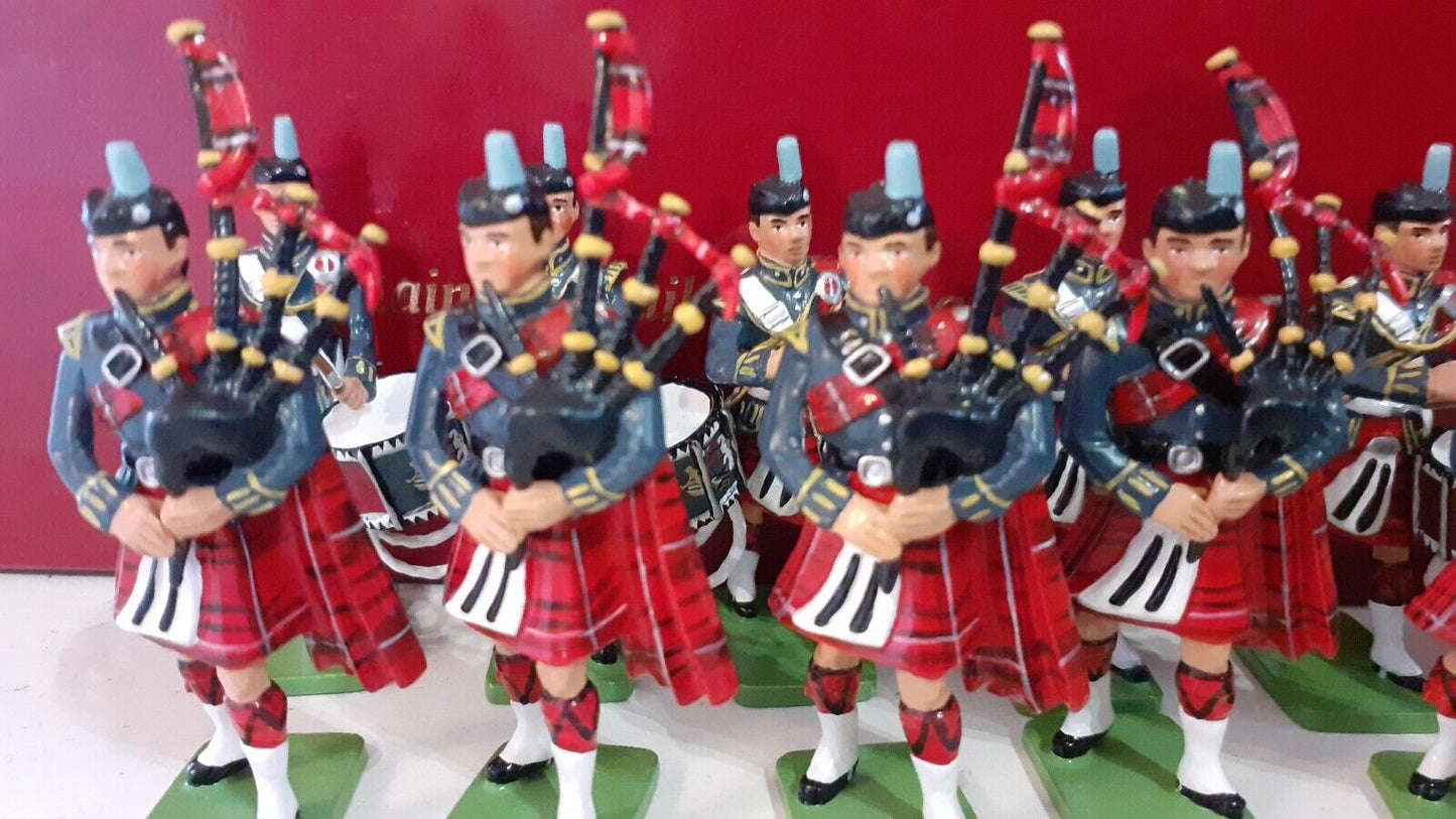 BRITAINS 43041 raf leuchars pipes drums large 20 piece BAND 2005 1:32 boxed