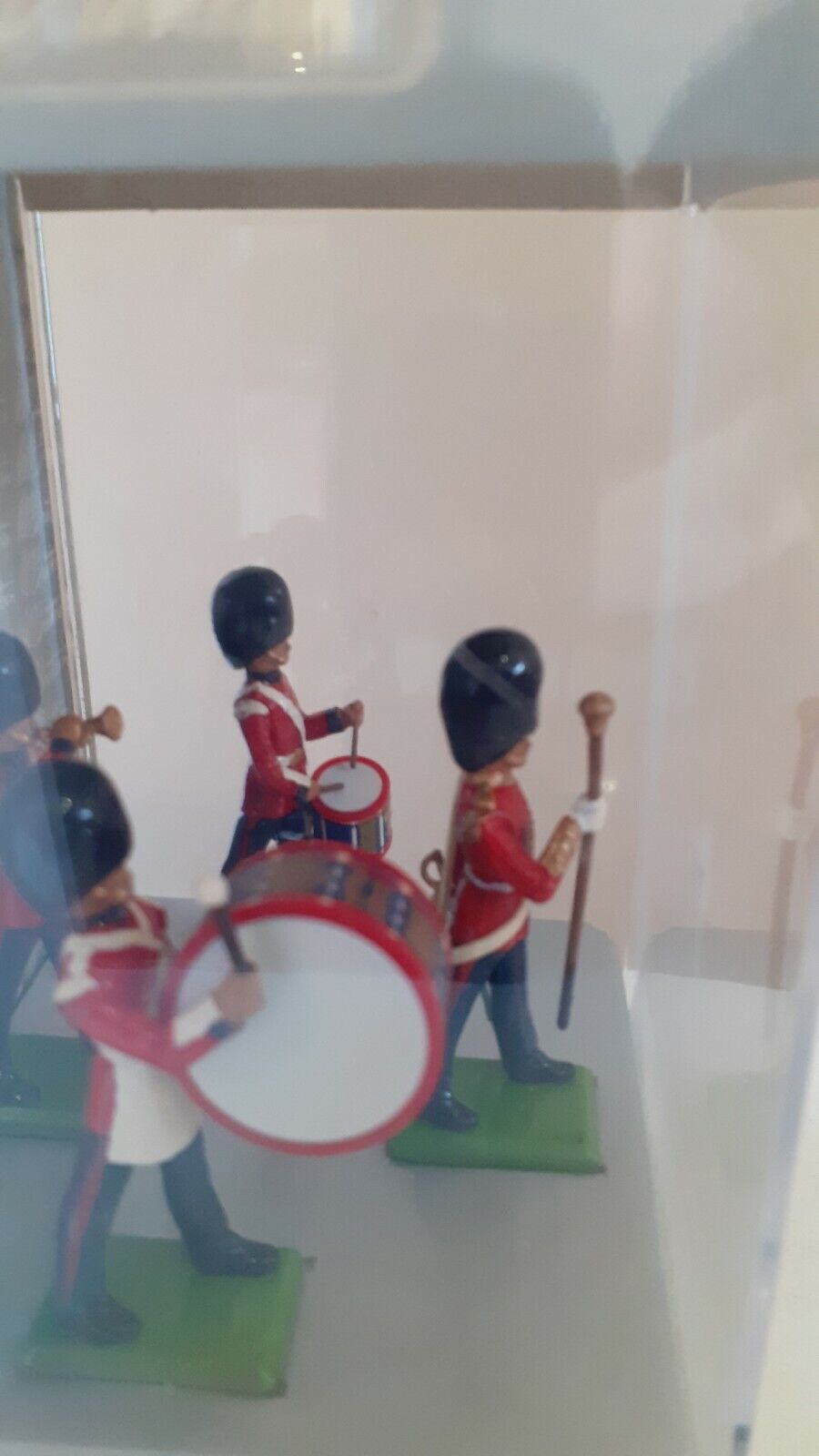 Britains ceremonial Scots guards band 1989 perspex box walthamstow 1:32