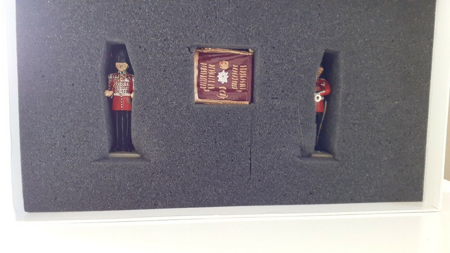 Britains ceremonial coldstream guards 1:32 metal figure buckingham palace 40112