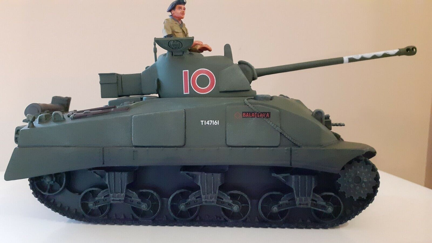 Britains 17496 17496b ww2 Sherman tank boxed 1:32