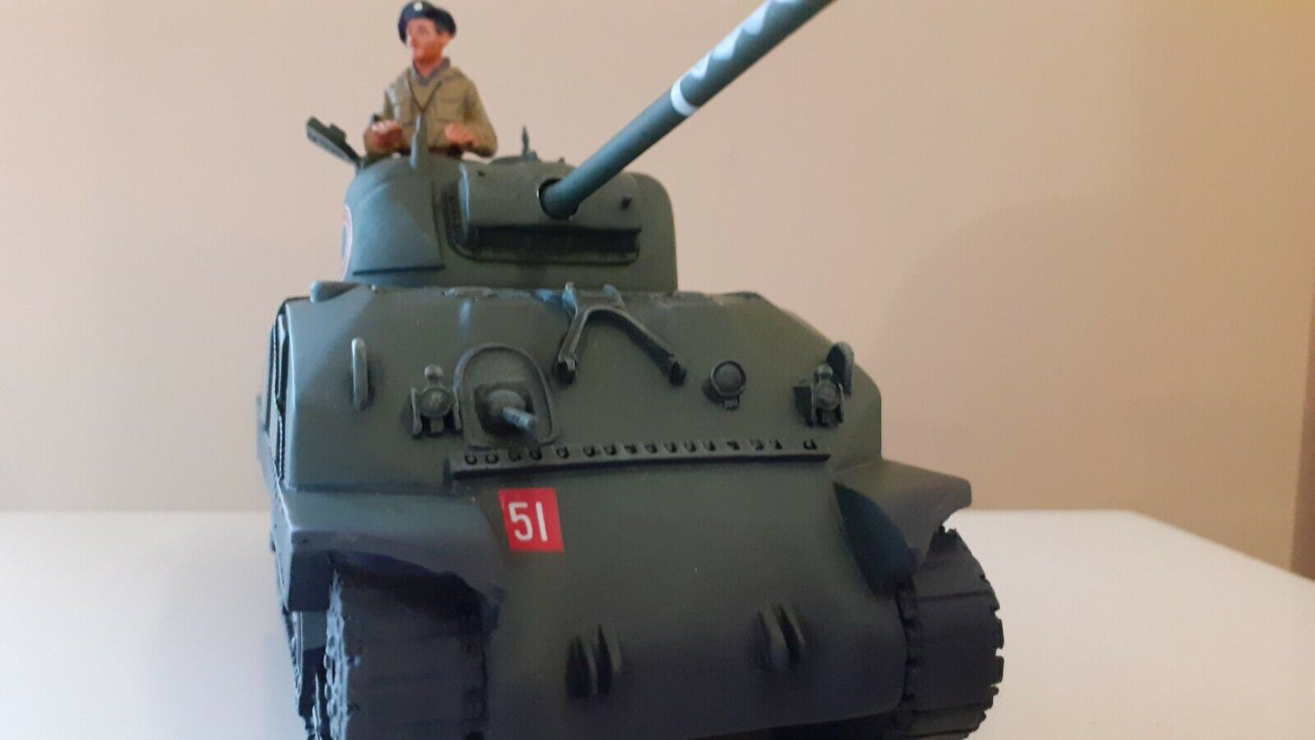 Britains 17496 17496b ww2 Sherman tank boxed 1:32