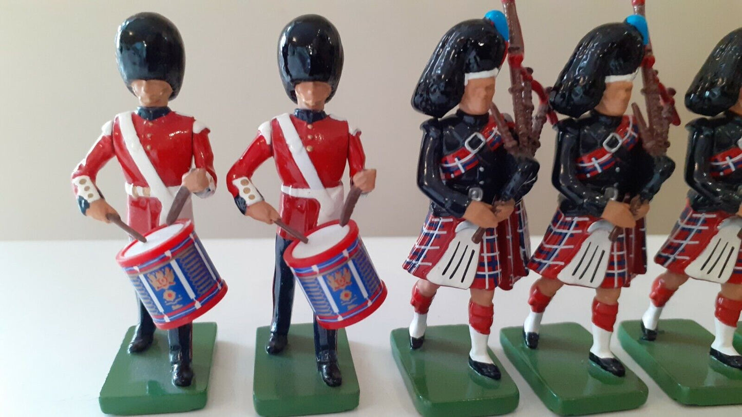 Britains 00092 deetail ceremonial band bagpipes scots guards 2001 1:32