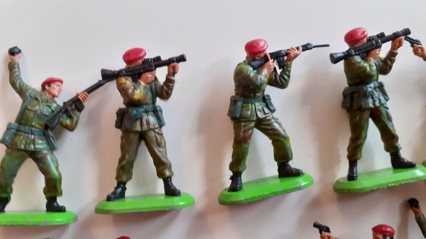 Britains deetail ww2 paras paratroopers 1970s 1:32 b2
