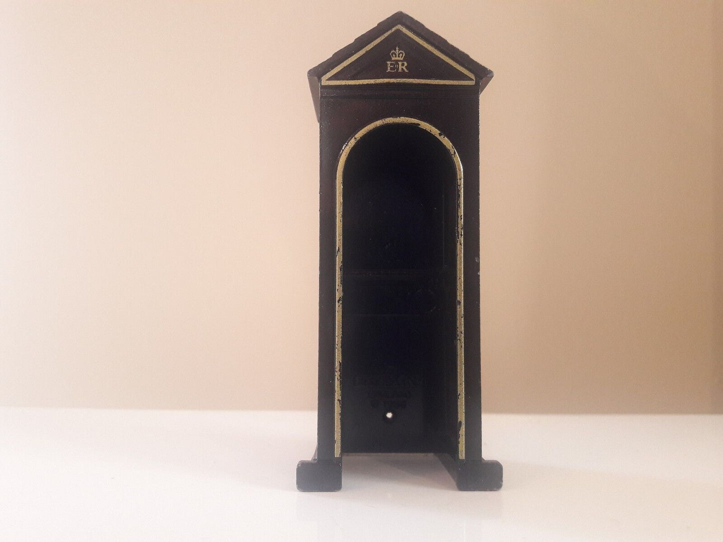 Britains ceremonial guards sentry box metal royal wedding 1980s 1:32