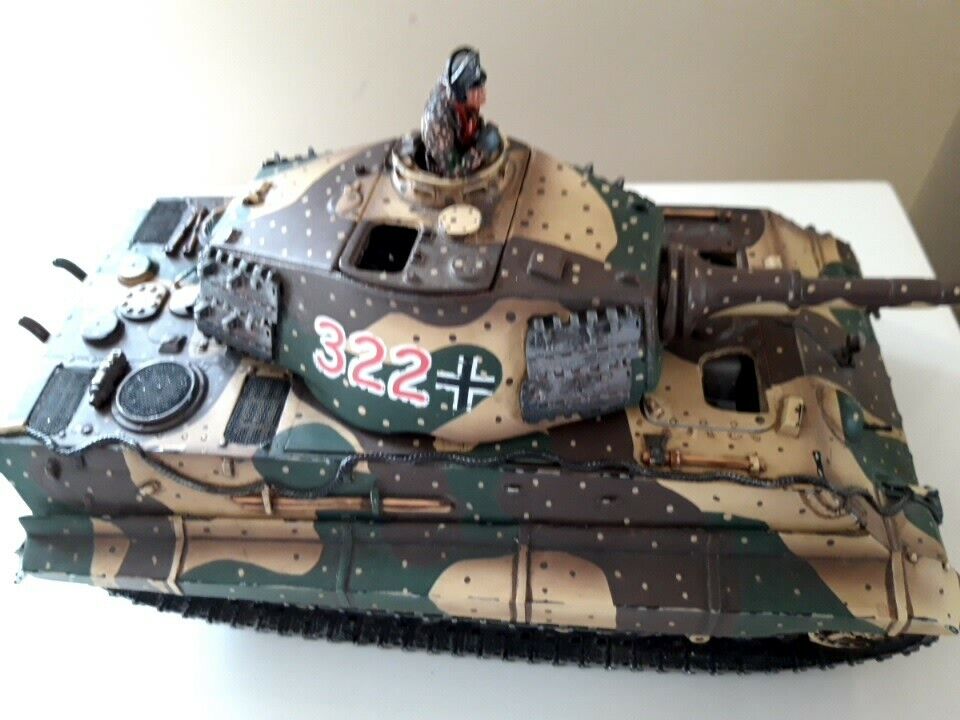 Collectors showcase ww2 German king tiger panzer tank boxed 1:30 cs00938
