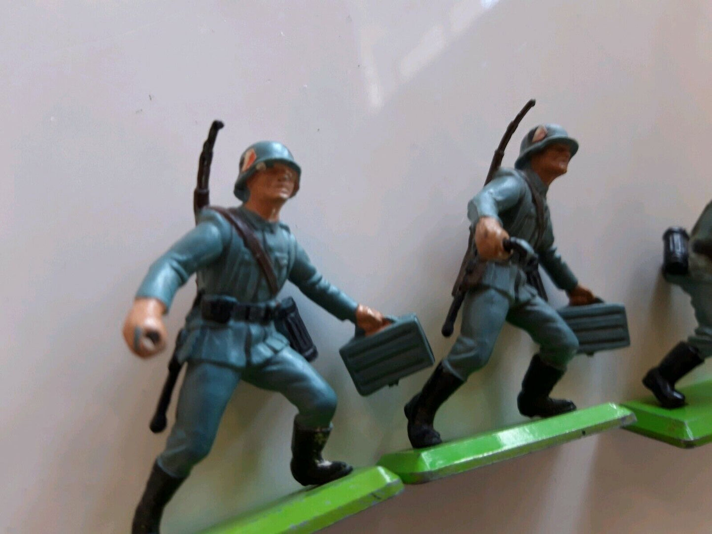 Britains deetail ww2 german british infantry 1970s 1:32