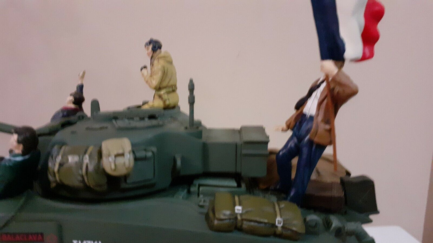 Britains 41165 2005 ww2 Sherman tank ve day 60th anniversary base boxed 1:32