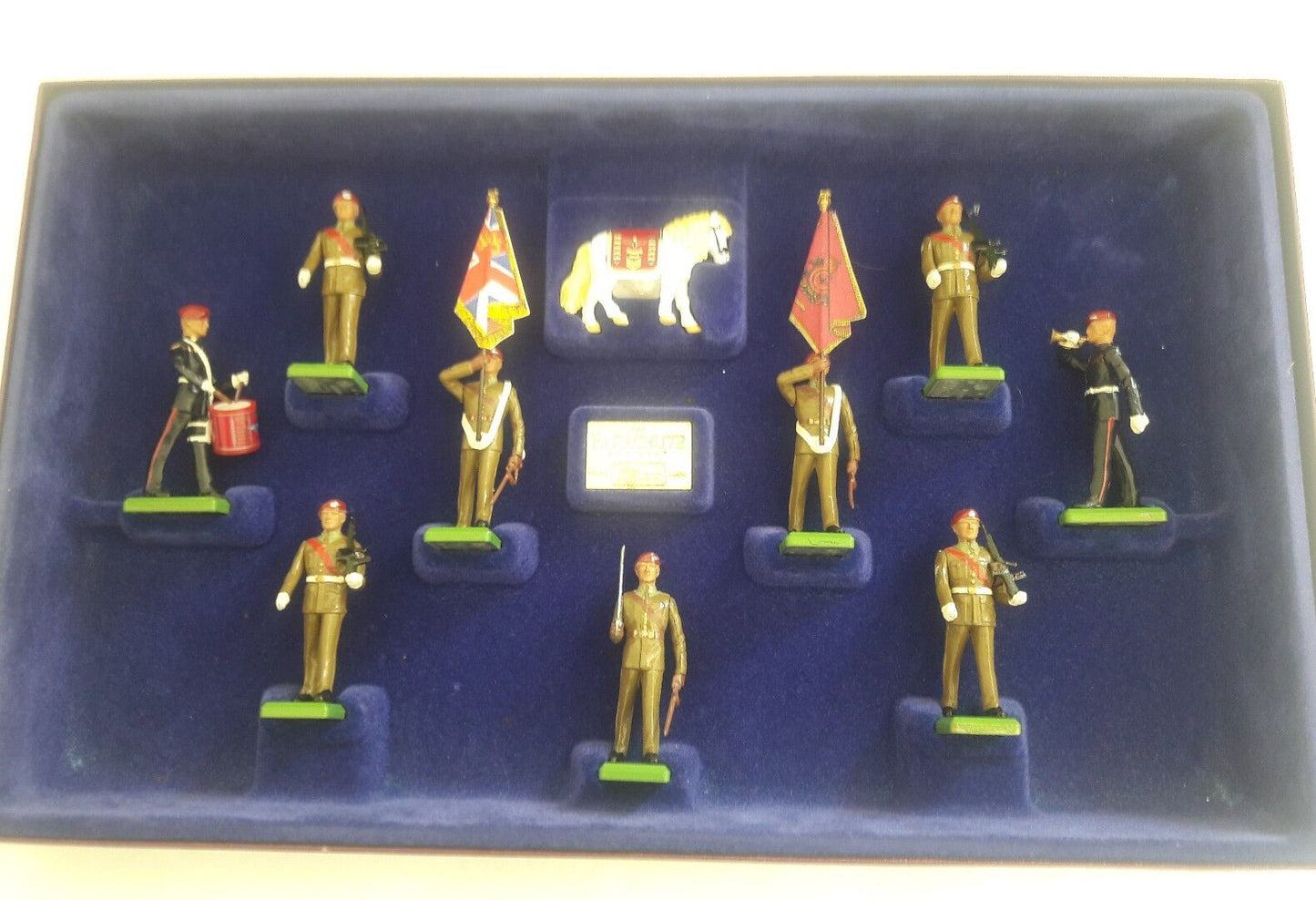 Britains limited edition parachute regiment 50th 1990 1:32 5190 paras