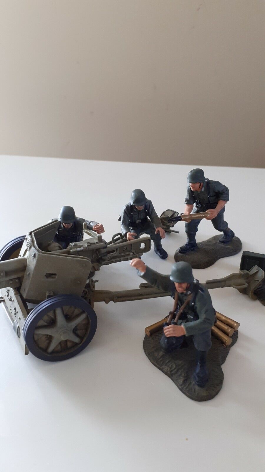Britains 17452 ww2 german pak40 gun crew boxed d-day artillery 2003