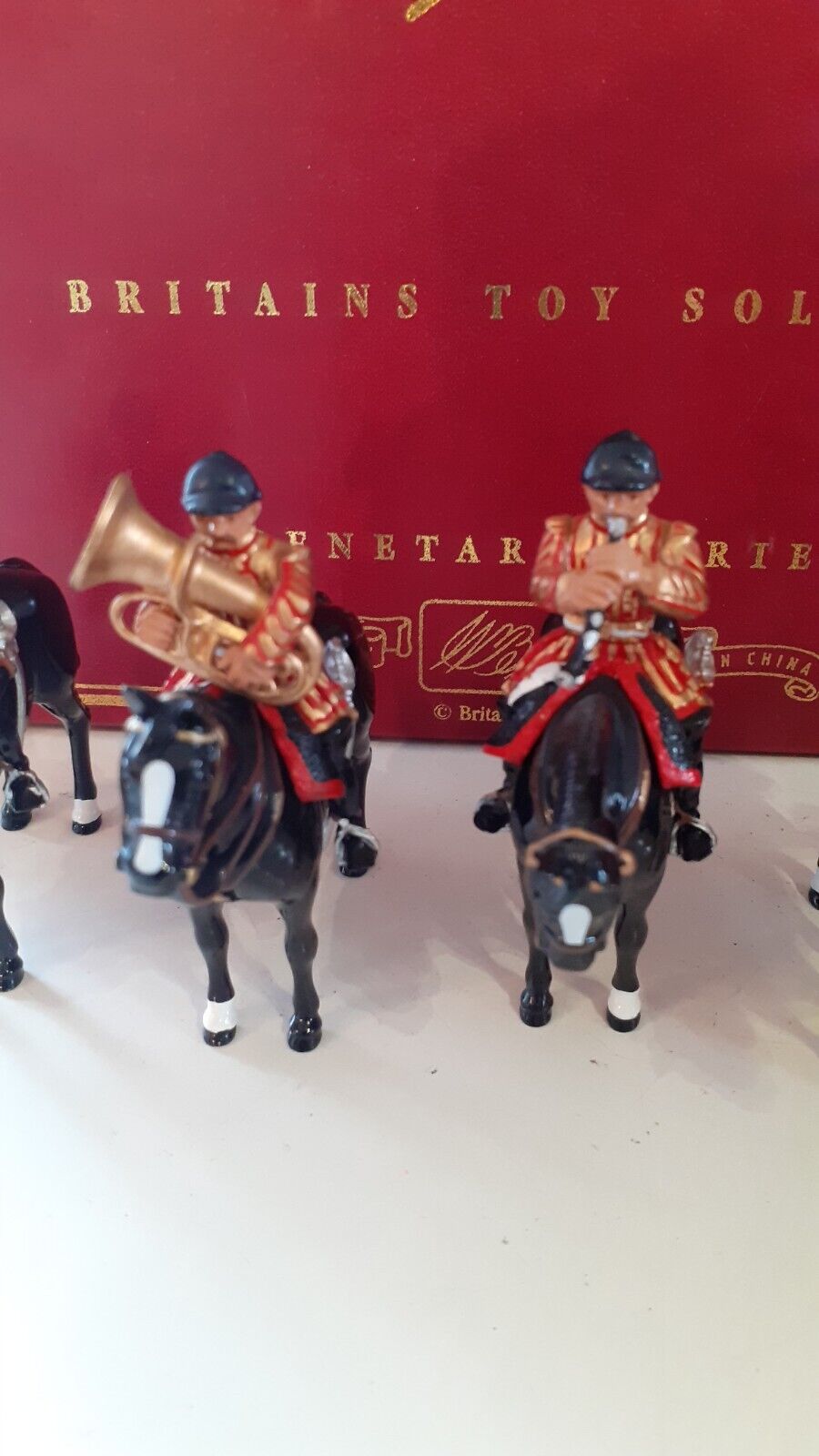BRITAINS 00073 lifeguards state dress 9 piece MOUNTED BAND 1999 1:32 set 1