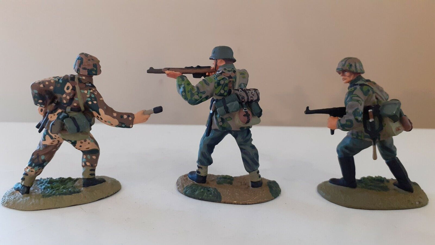 Britains 17146 ww2 german waffen assault set metal boxed 1:32