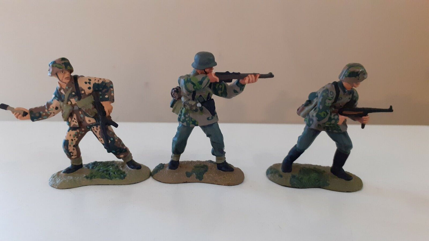 Britains 17146 ww2 german waffen assault set metal boxed 1:32