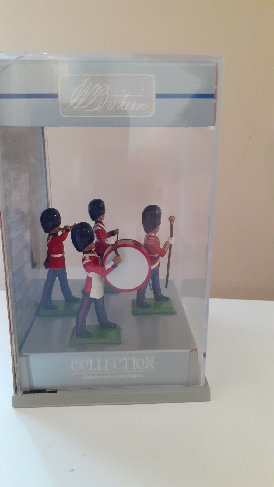 Britains ceremonial Scots guards band 1989 perspex box walthamstow 1:32