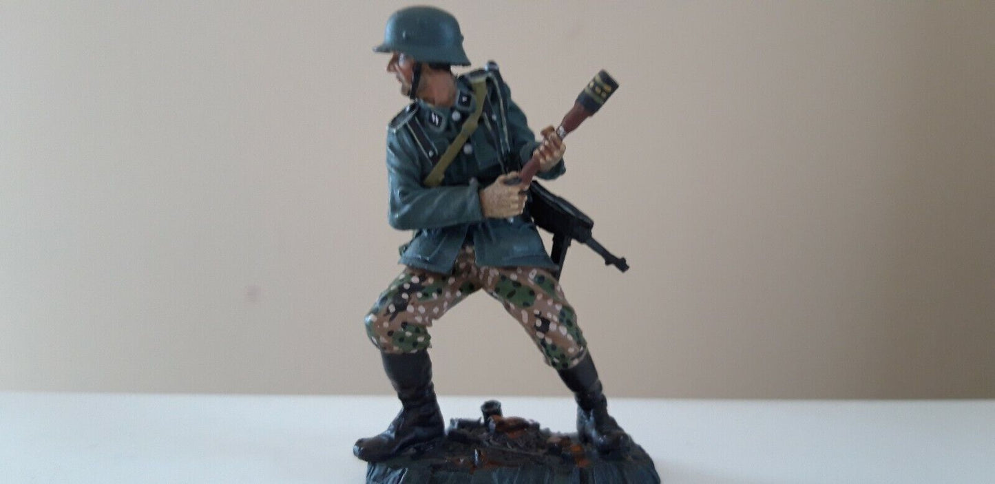 Collectors showcase ww2 German infantry d-day arnhem cs00299 Germans ss assault