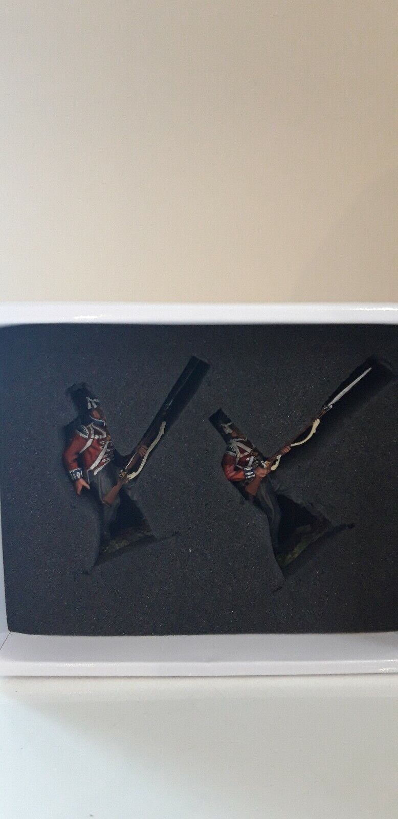 Collectors showcase British guards Waterloo hougoumont Napoleonic cs00556