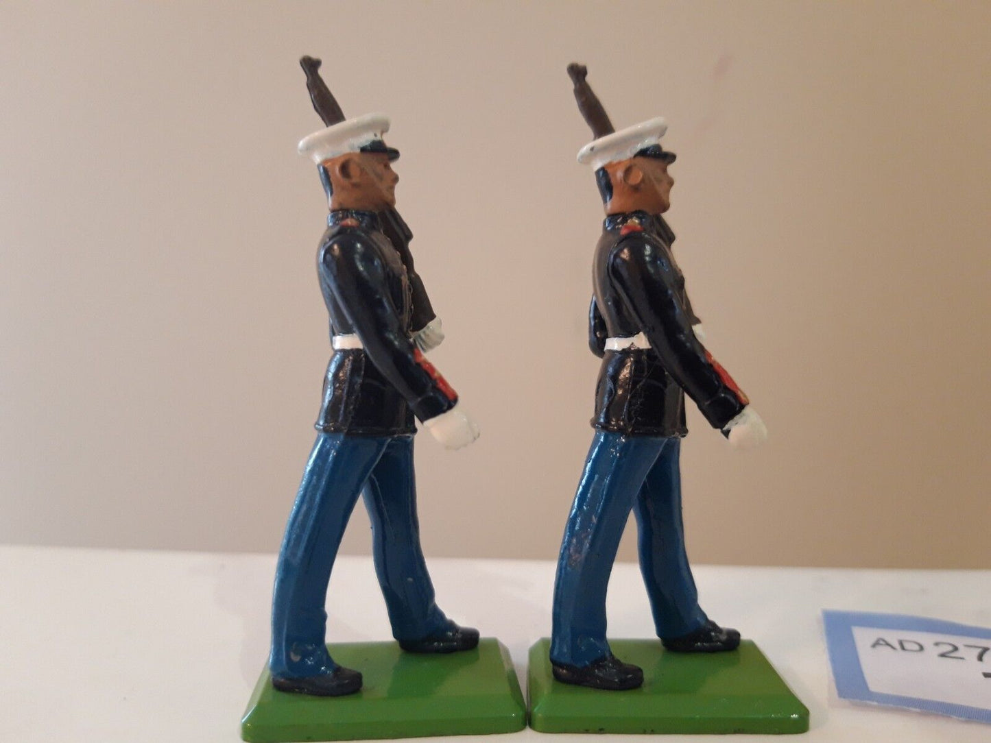 Britains ceremonial 2 us marines usmc 1:32 metal figures