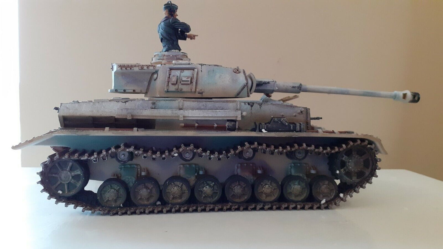 The collectors showcase ww2 German tank panzer iv pzkfwiv aus.g cs00434 1:30