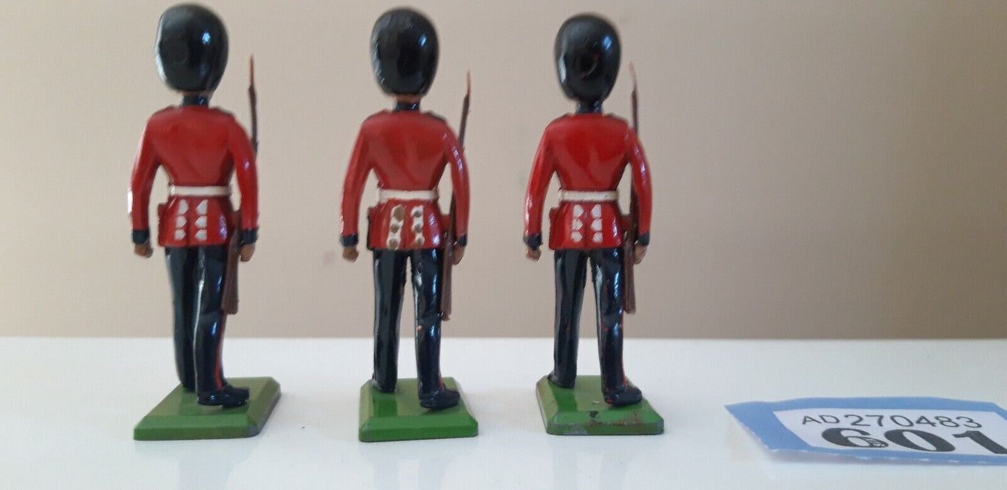 Britains ceremonial scots guards band Buckingham palace 1:32 metal