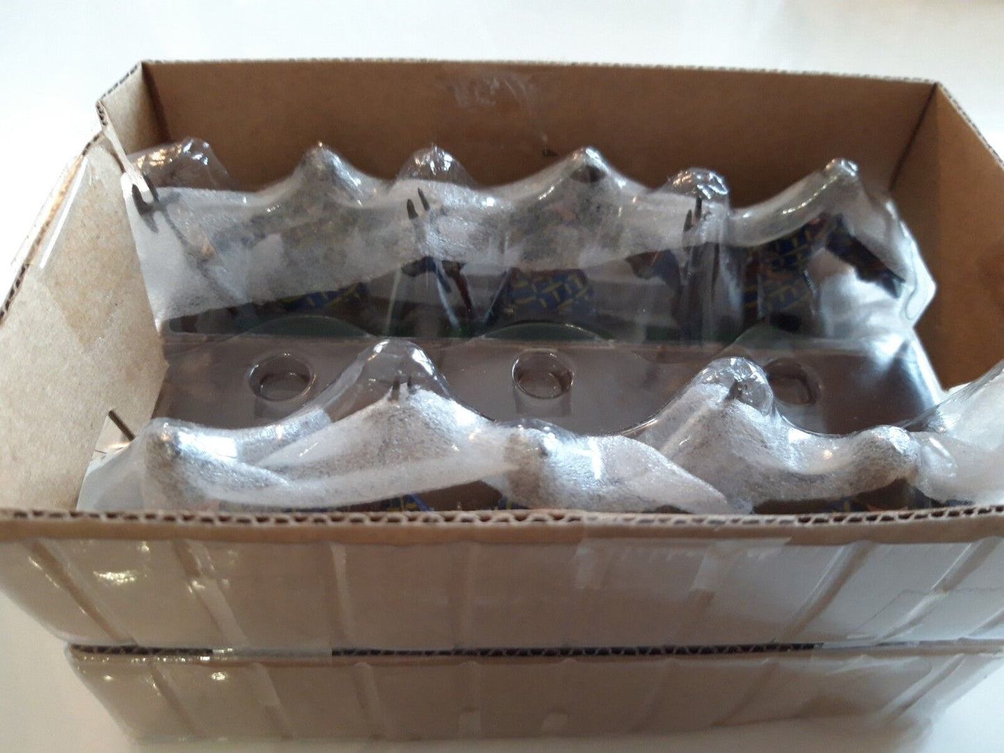 Britains knights sir jean de courcy 1:32 6 metal figures in trade box 08415