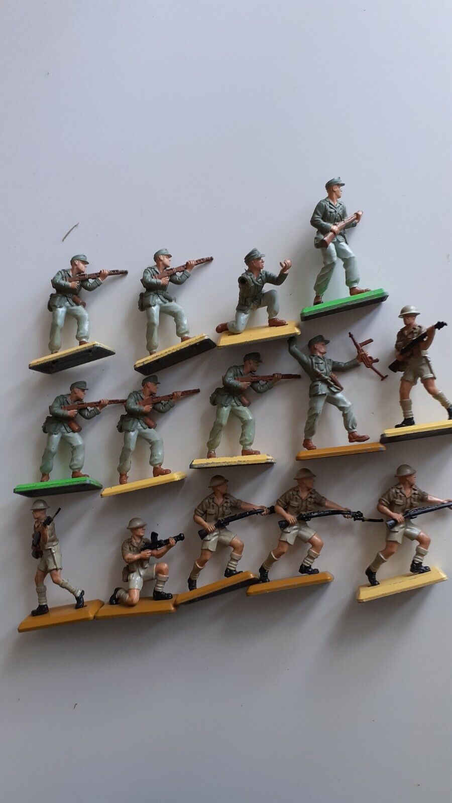 Britains deetail ww2 german afrika korps British 8th army 1970s 1:32 14 figs