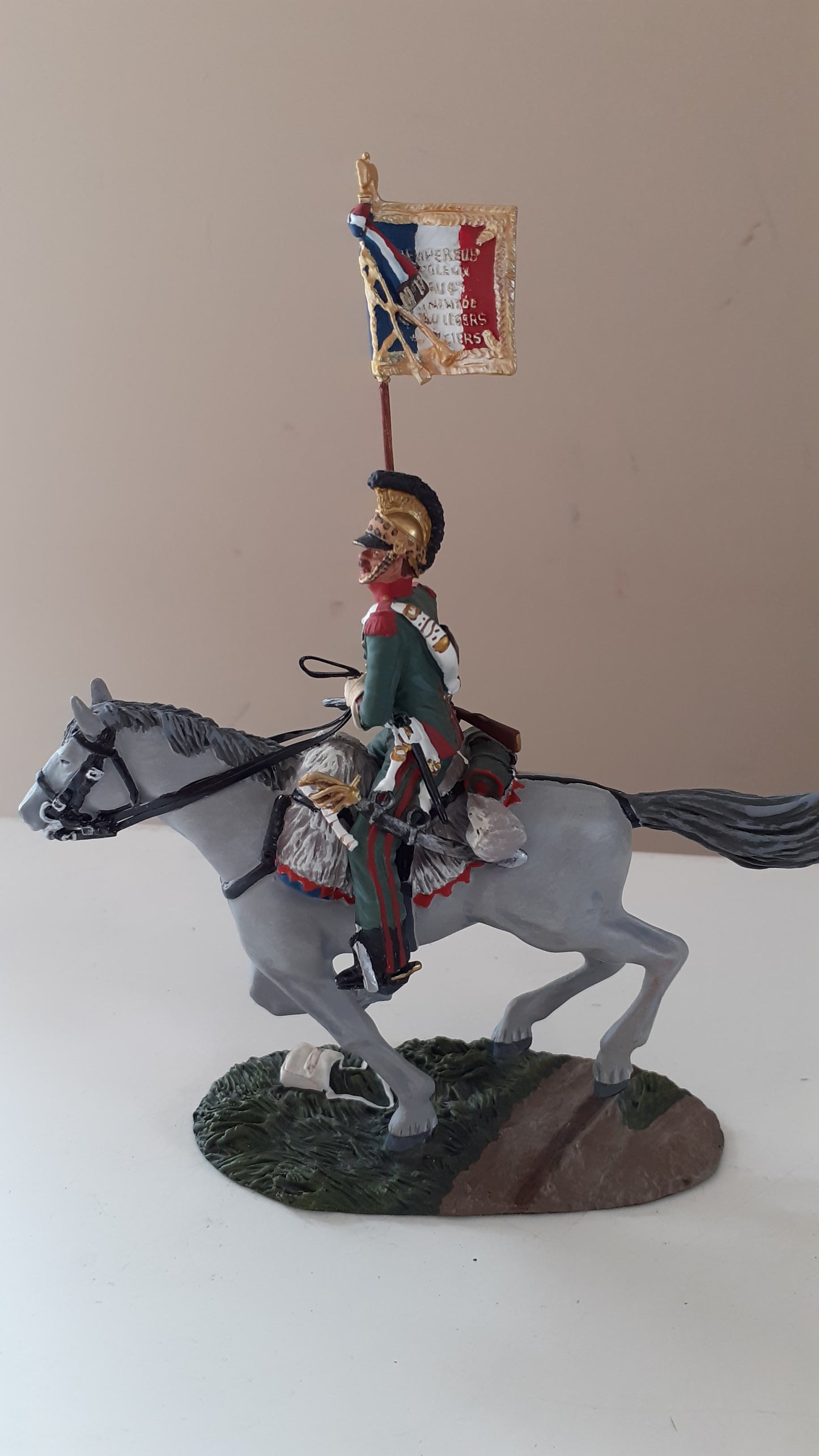 Britains 36030 Napoleonic french 4th lancers guidon flag bearer  waterloo 2009 1:32 metal