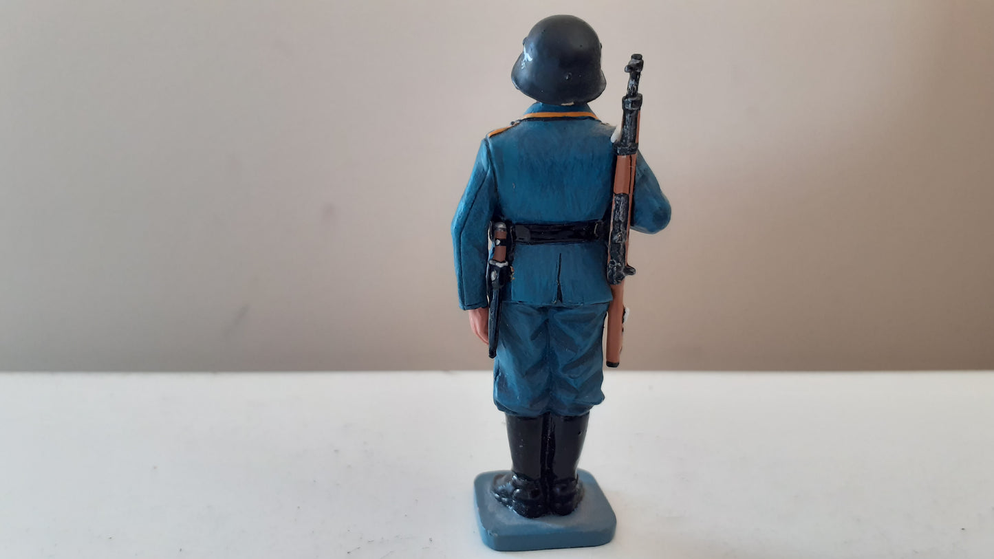 King and country ww2 german luftwaffe Airman Sentry Guard No Box lw013 2009 w16