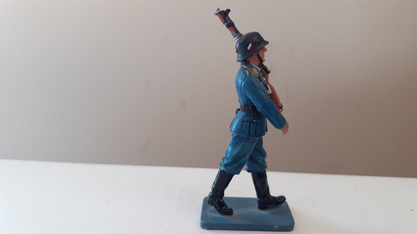 King and country ww2 german luftwaffe Airman Sentry Guard No Box lw010 2009 w16