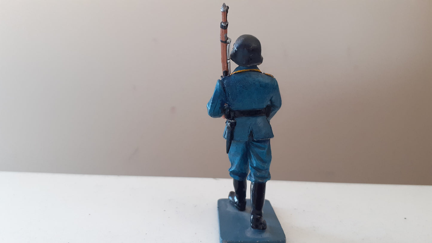 King and country ww2 german luftwaffe Airman Sentry Guard No Box lw010 2009 w16