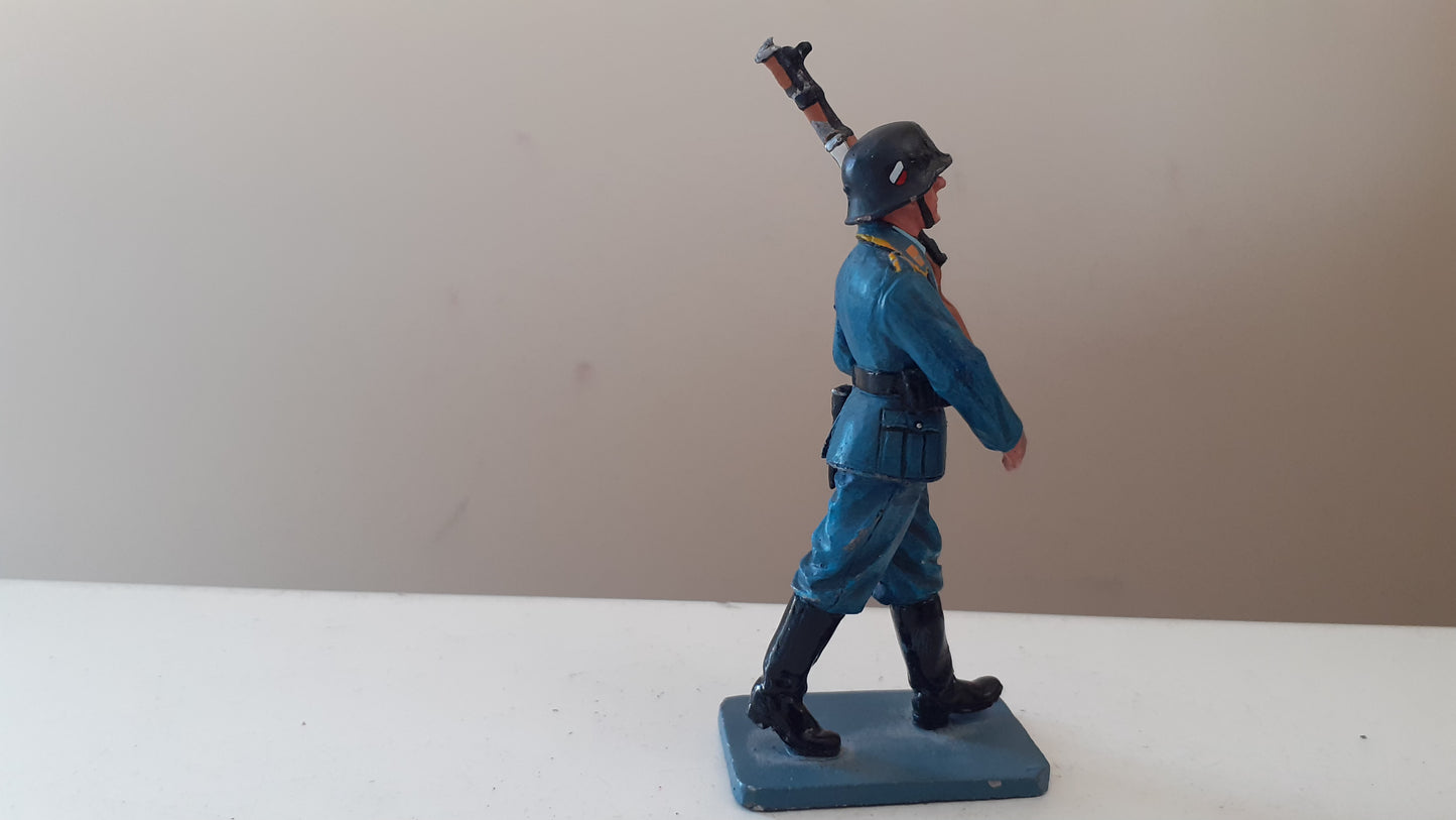 King and country ww2 german luftwaffe Airman Sentry Guard No Box lw010 2009 w16