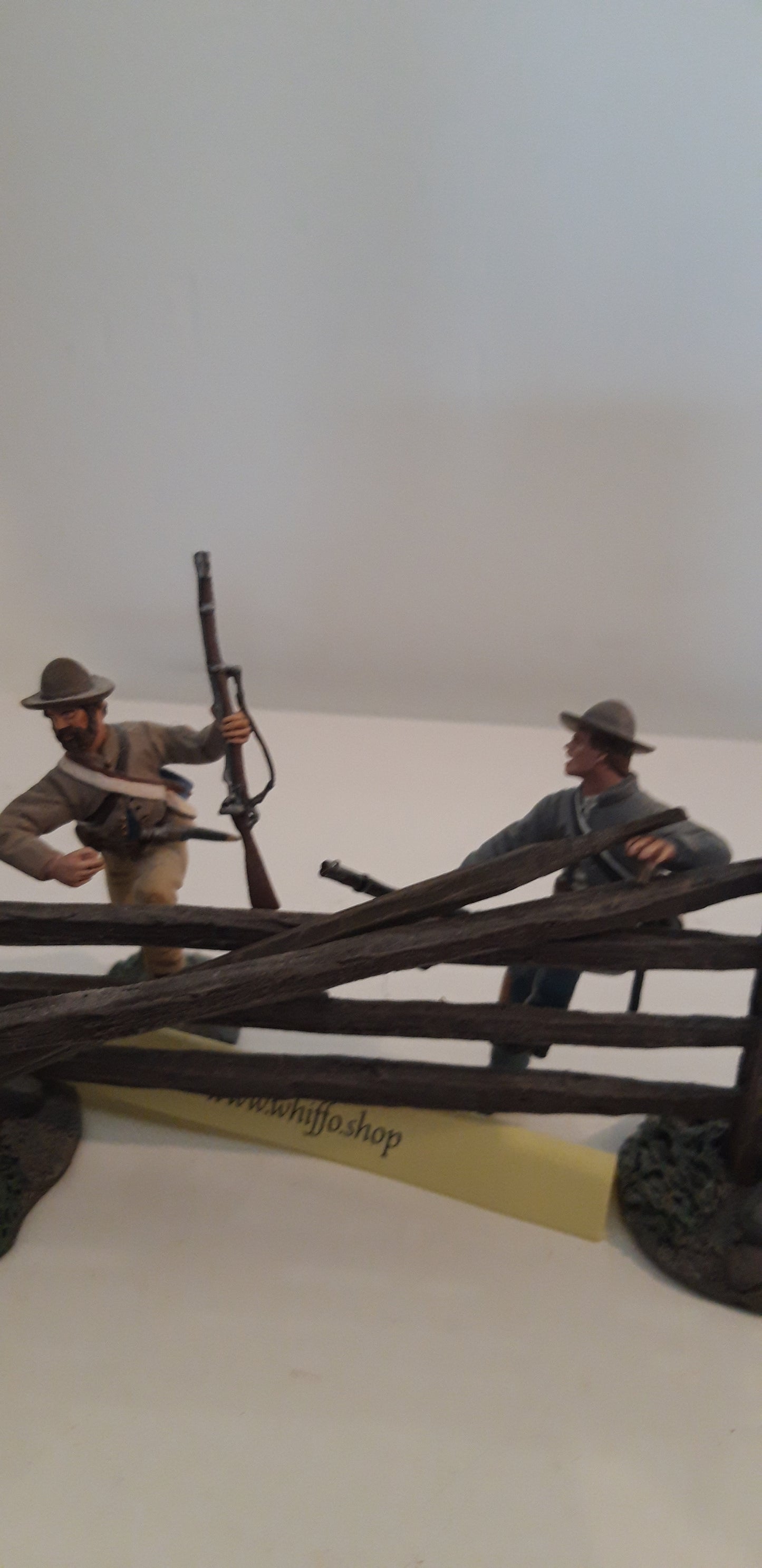 Britains 31221 2013 Acw Confederate Come On Boys Over Fence  boxed 1:32 Wdb