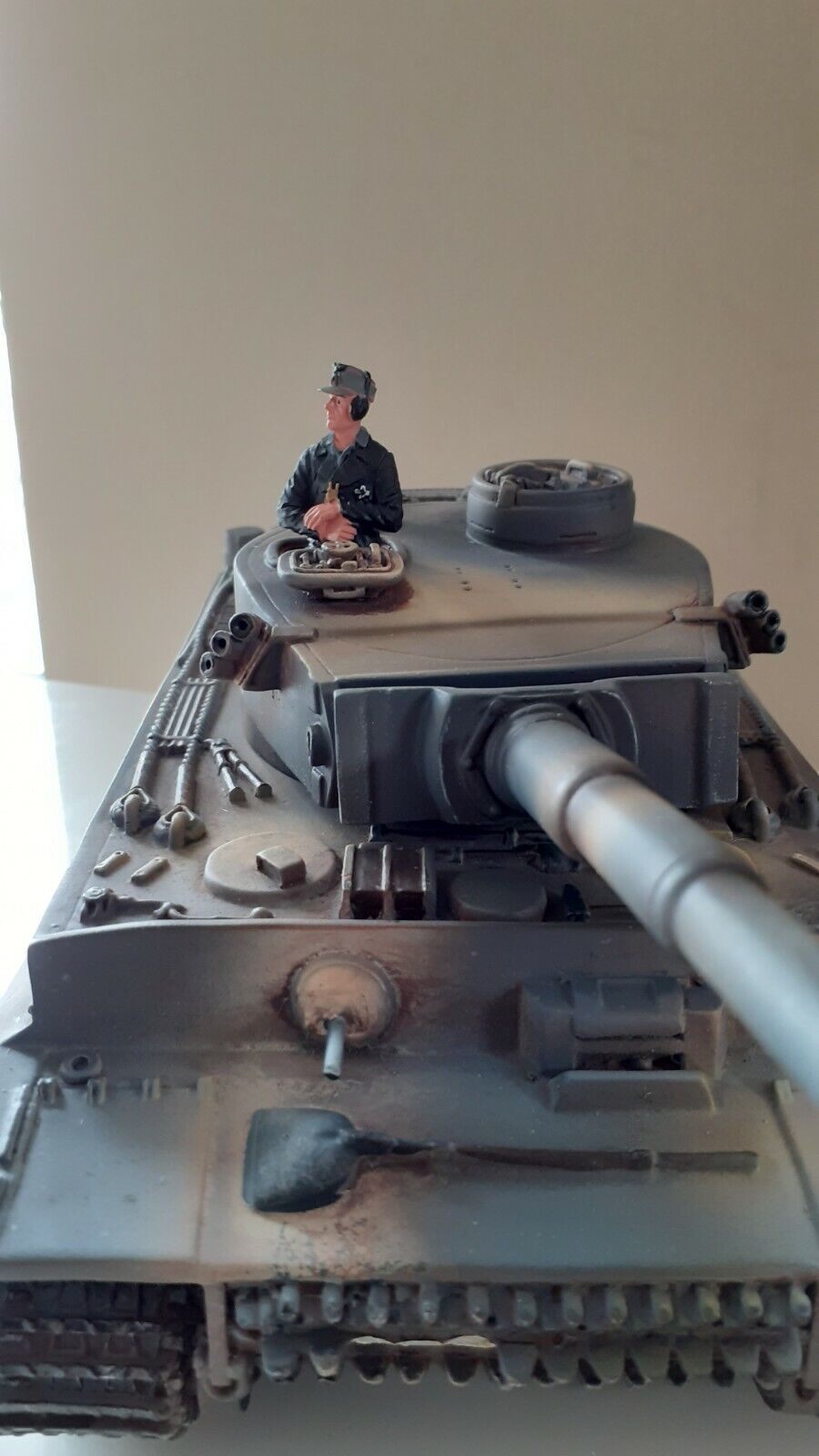 The new model army ww2  German tiger panzer tank winter bulge boxed 1:30 311 DD
