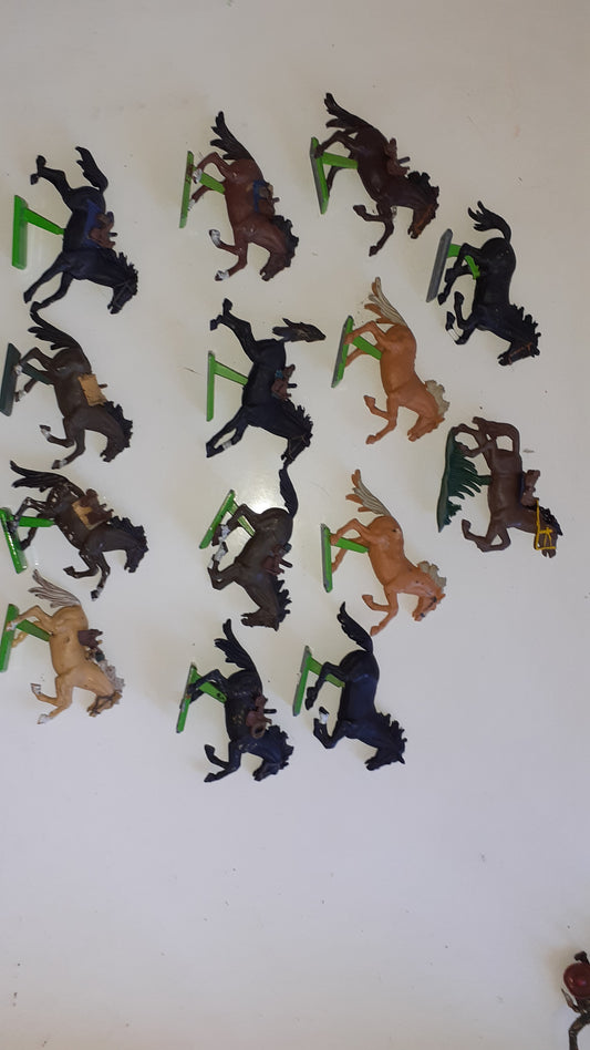 Britains deetail acw  Wild West horses 1970s 1:32  b25