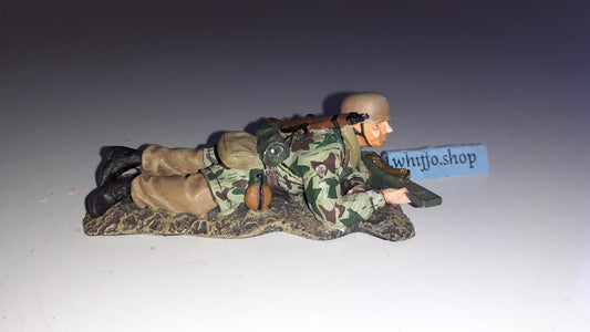 King and country Ww2  German fallschirmjager paras 1945  no box 1:30 W1211