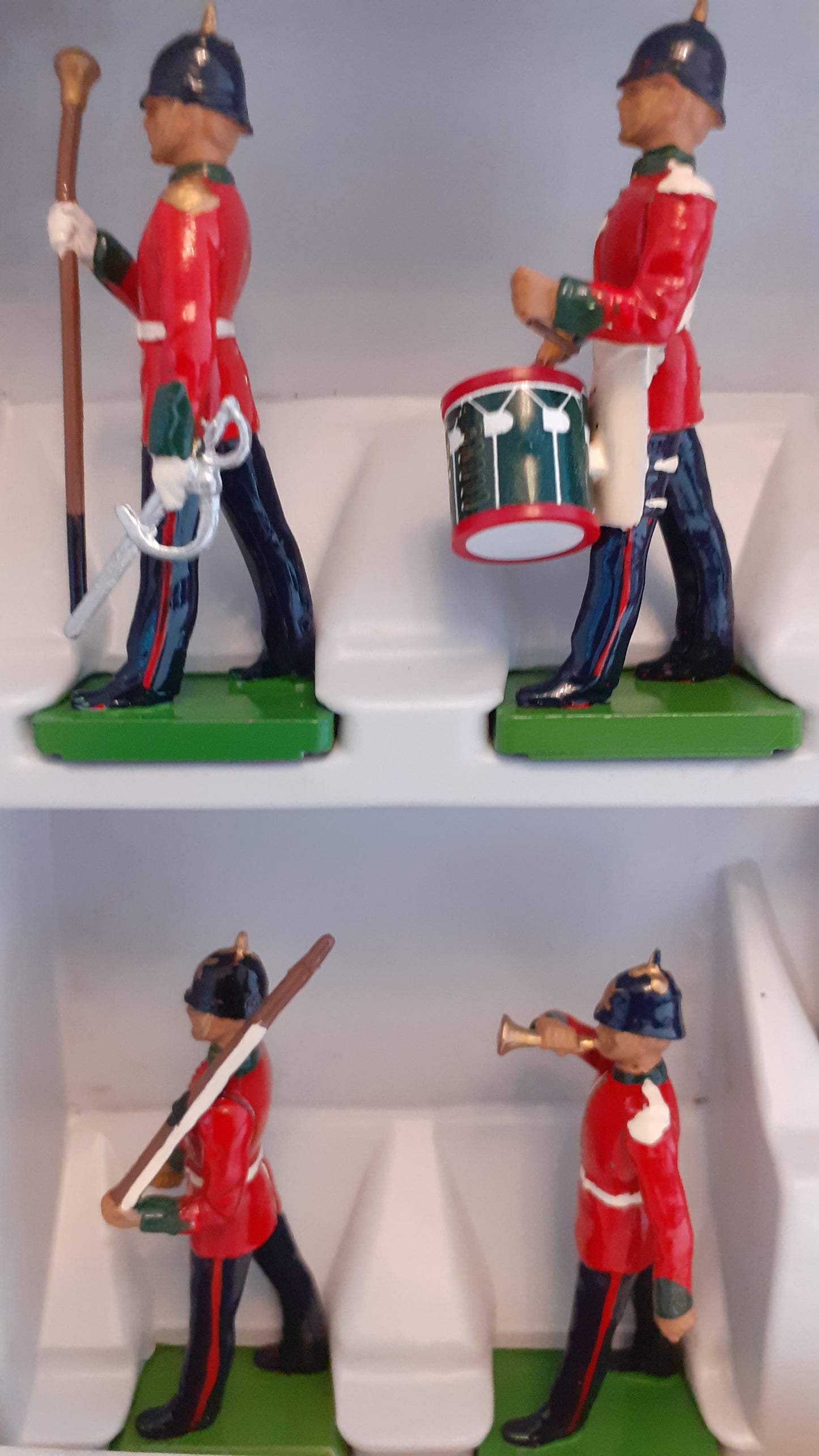 BRITAINS 5800 The Green Howards  Regiment Ceremonial 1991 1:32 S821